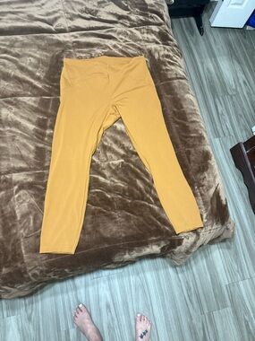 Woman’s size 14 athletica High-Rise Leggings